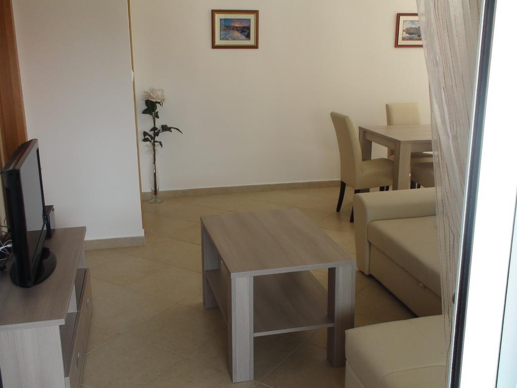 Apartments Eva Malinska Room photo